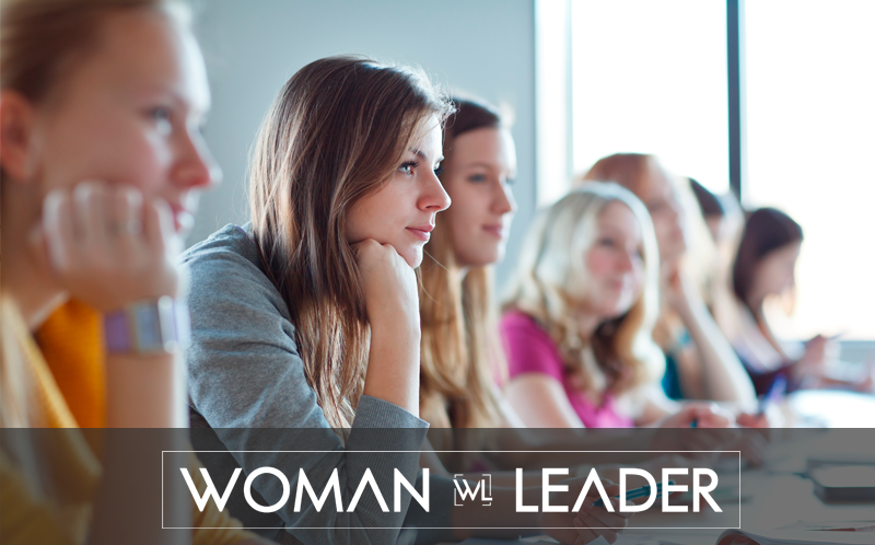 NETWORKING WOMAN LEADER